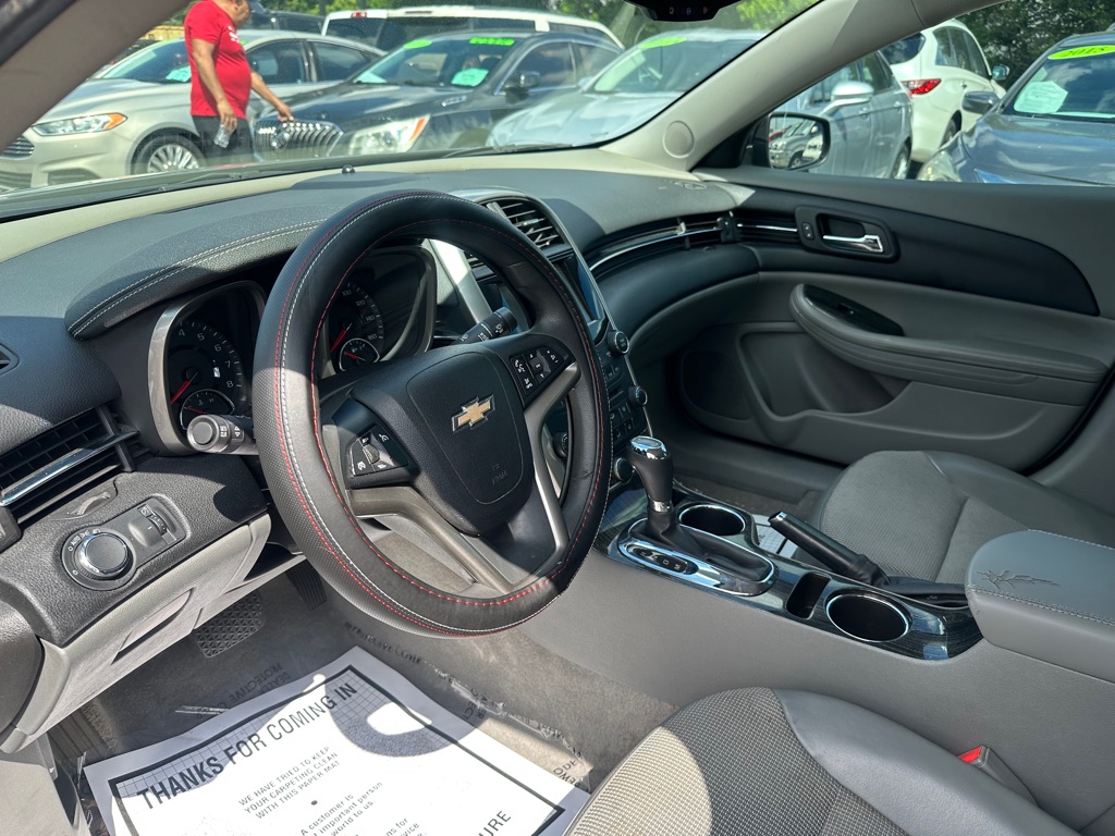 Photo 7 of this CHEVROLET MALIBU