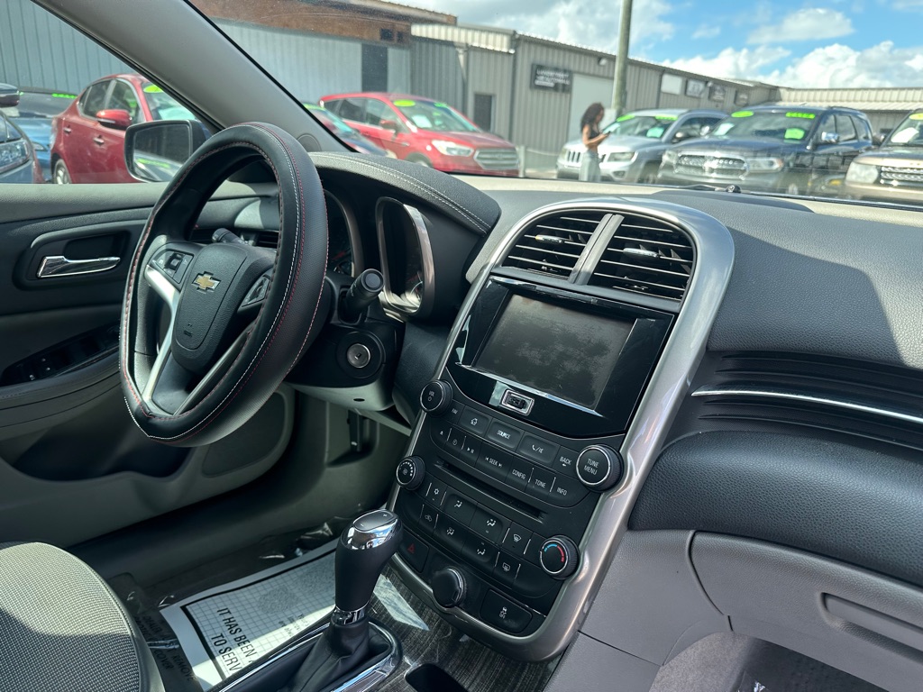 Photo 8 of this CHEVROLET MALIBU