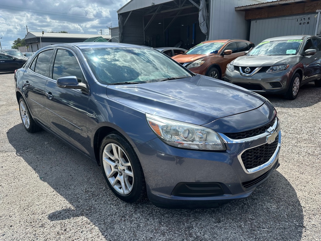 Photo 3 of this CHEVROLET MALIBU