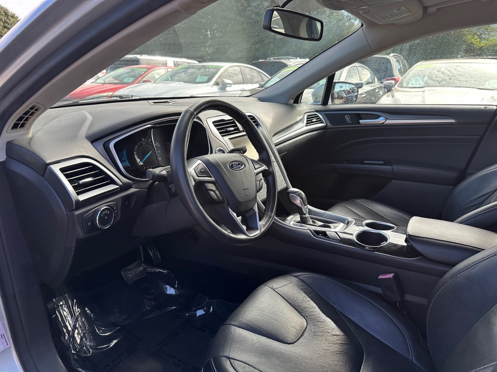 Photo 7 of this FORD FUSION