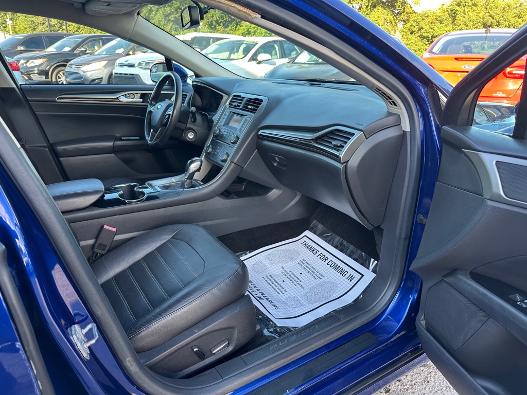 Photo 12 of this FORD FUSION