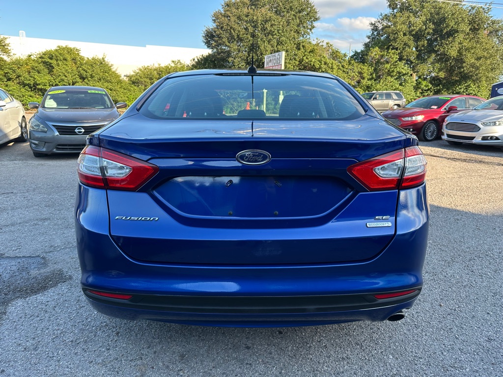 Photo 5 of this FORD FUSION