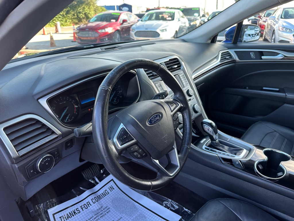 Photo 7 of this FORD FUSION
