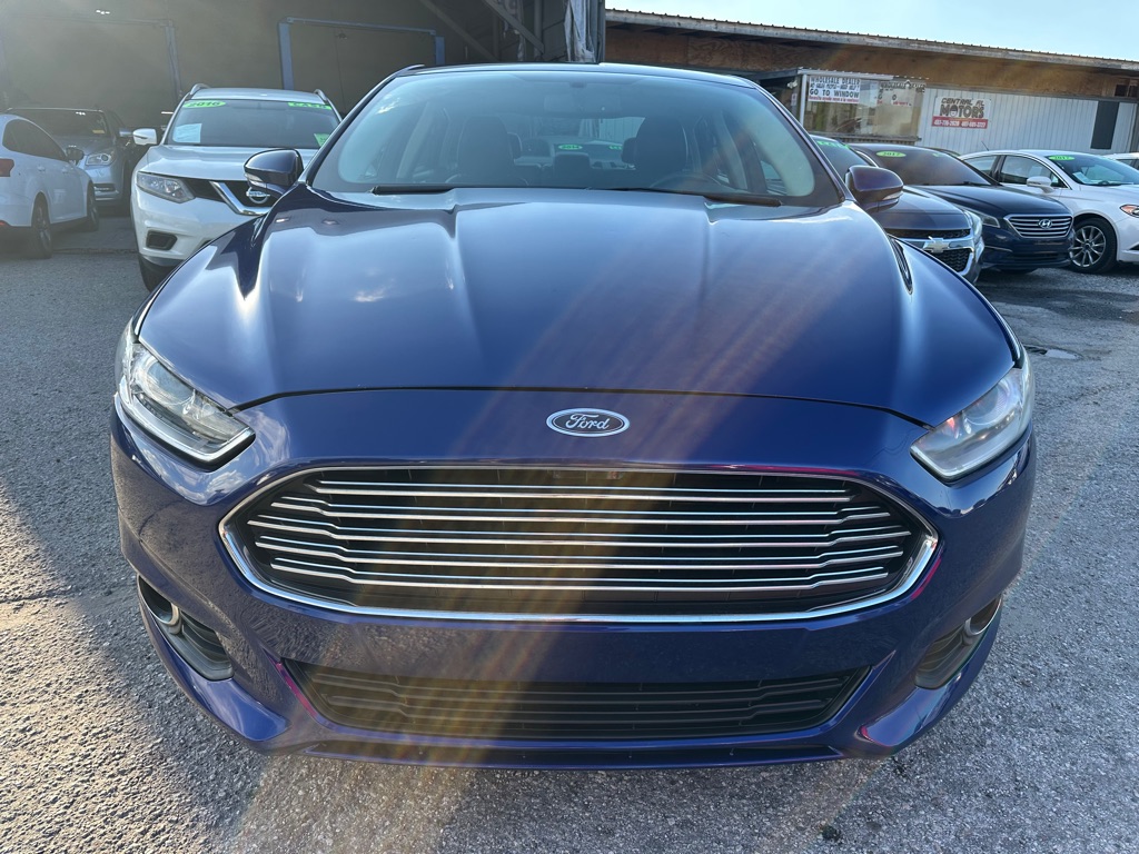 Photo 2 of this FORD FUSION