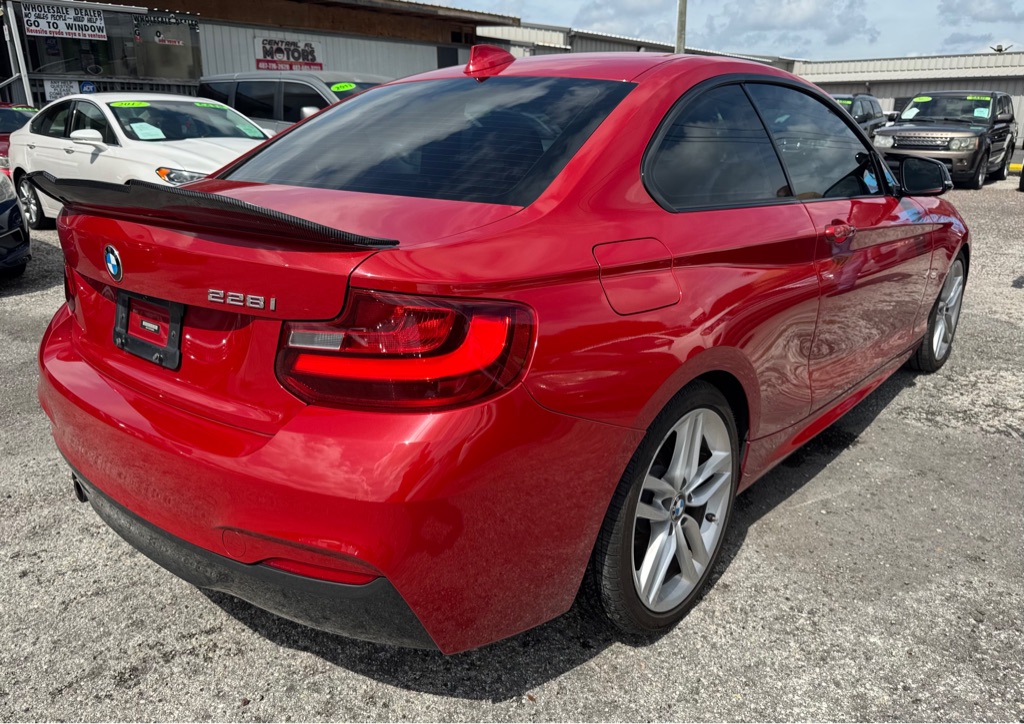 Photo 2 of this BMW 228