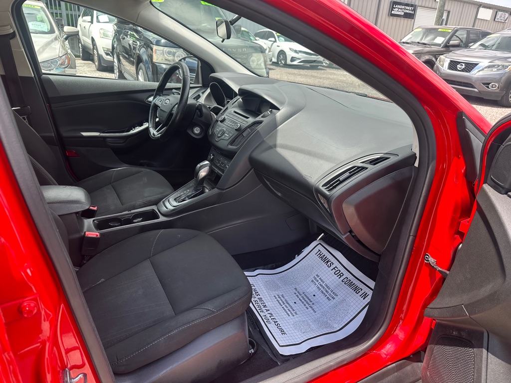 Photo 12 of this FORD FOCUS