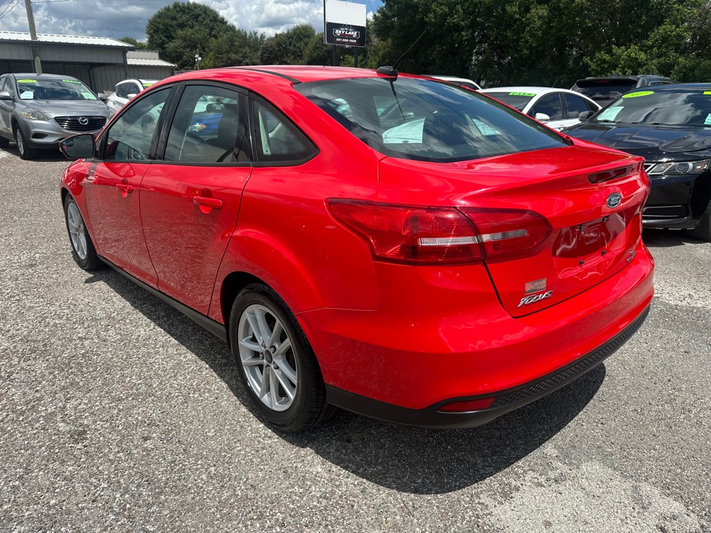 Photo 4 of this FORD FOCUS