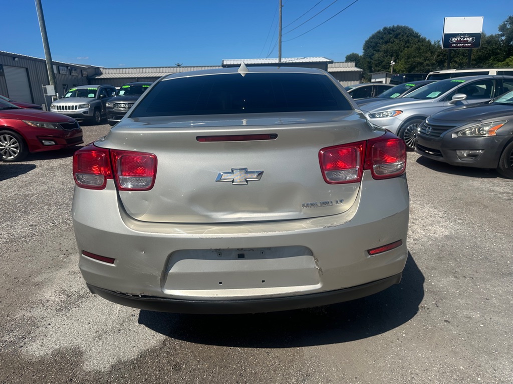 Photo 5 of this CHEVROLET MALIBU