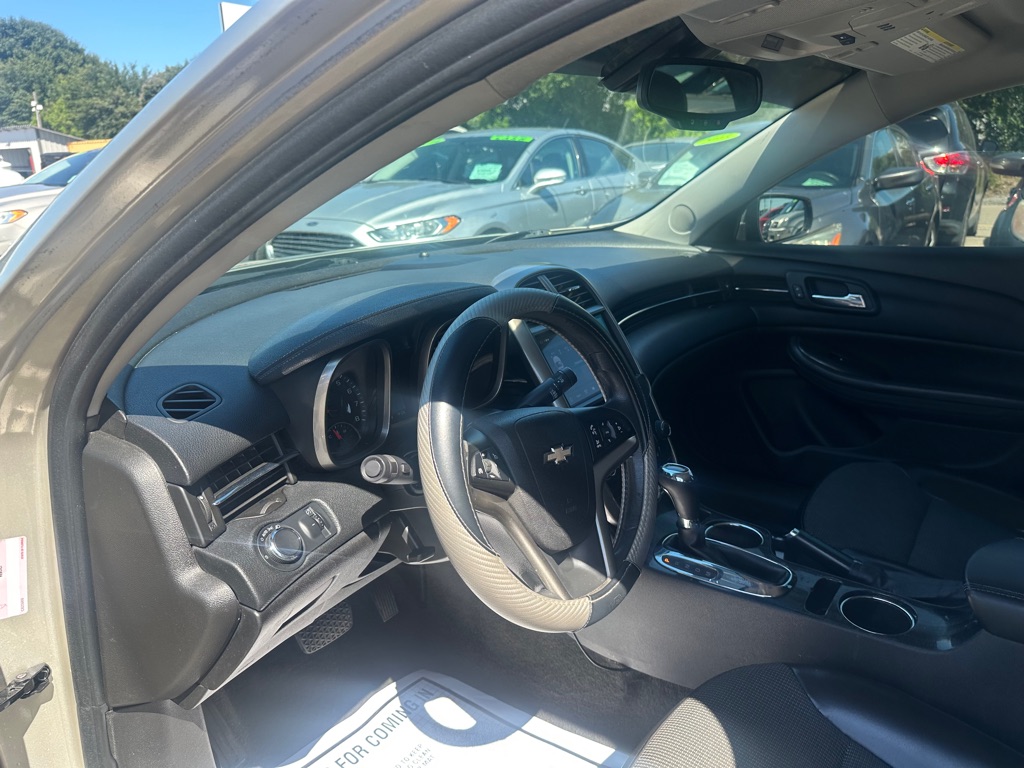 Photo 7 of this CHEVROLET MALIBU