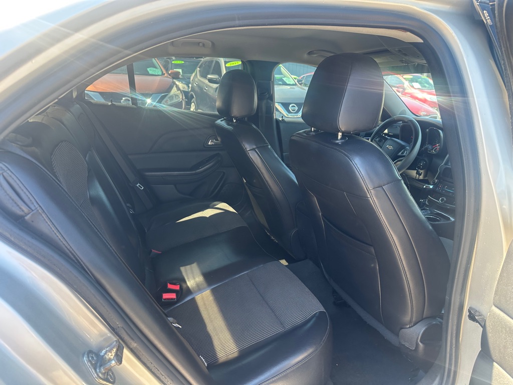 Photo 14 of this CHEVROLET MALIBU