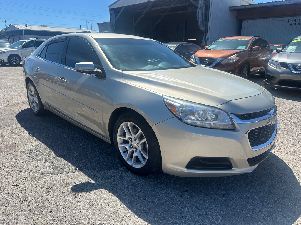 Photo 3 of this CHEVROLET MALIBU