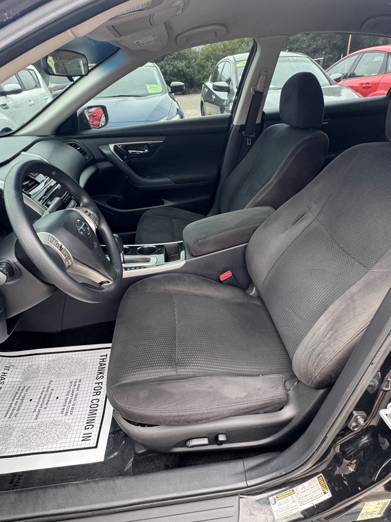 Photo 8 of this NISSAN ALTIMA