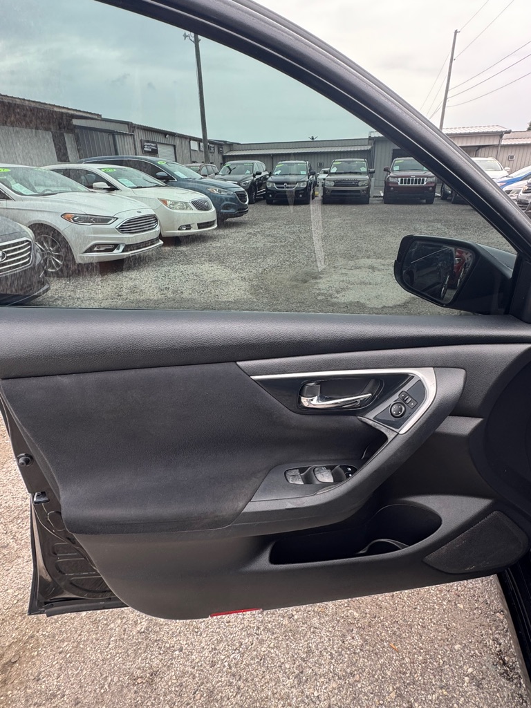 Photo 13 of this NISSAN ALTIMA