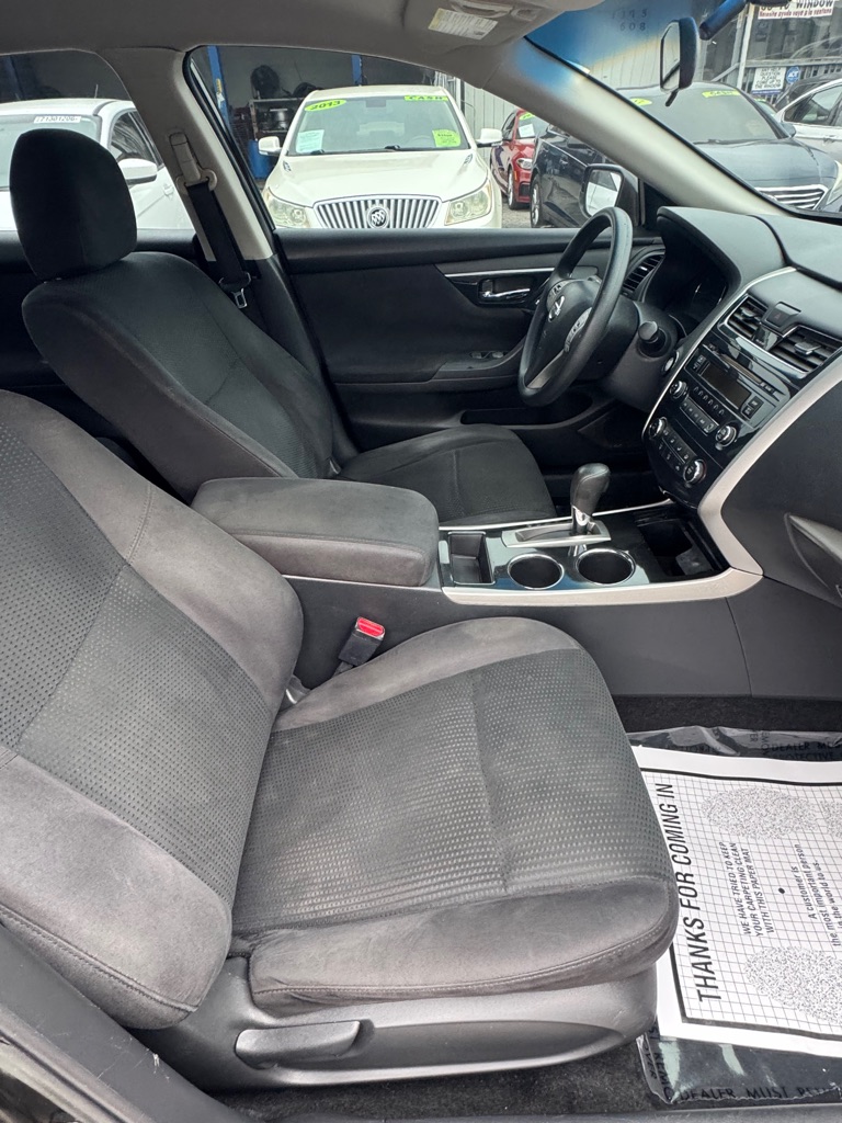 Photo 9 of this NISSAN ALTIMA