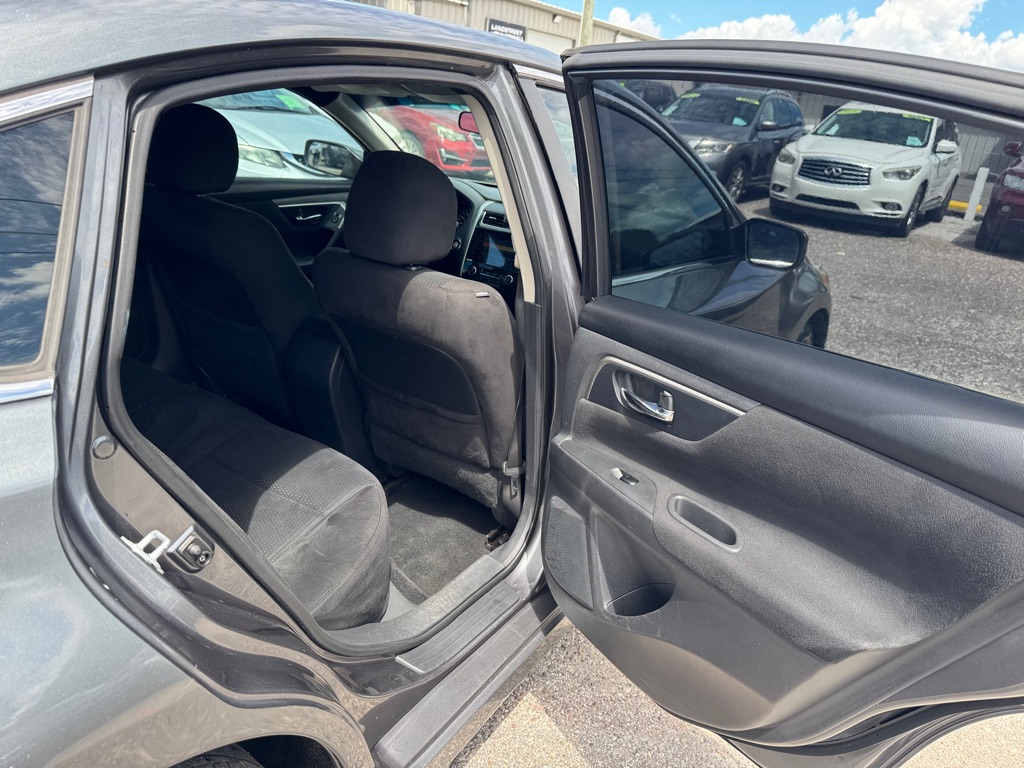 Photo 14 of this NISSAN ALTIMA