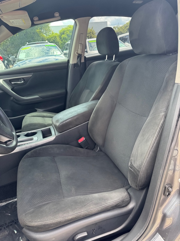 Photo 8 of this NISSAN ALTIMA
