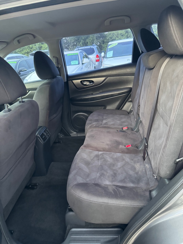 Photo 11 of this NISSAN ROGUE
