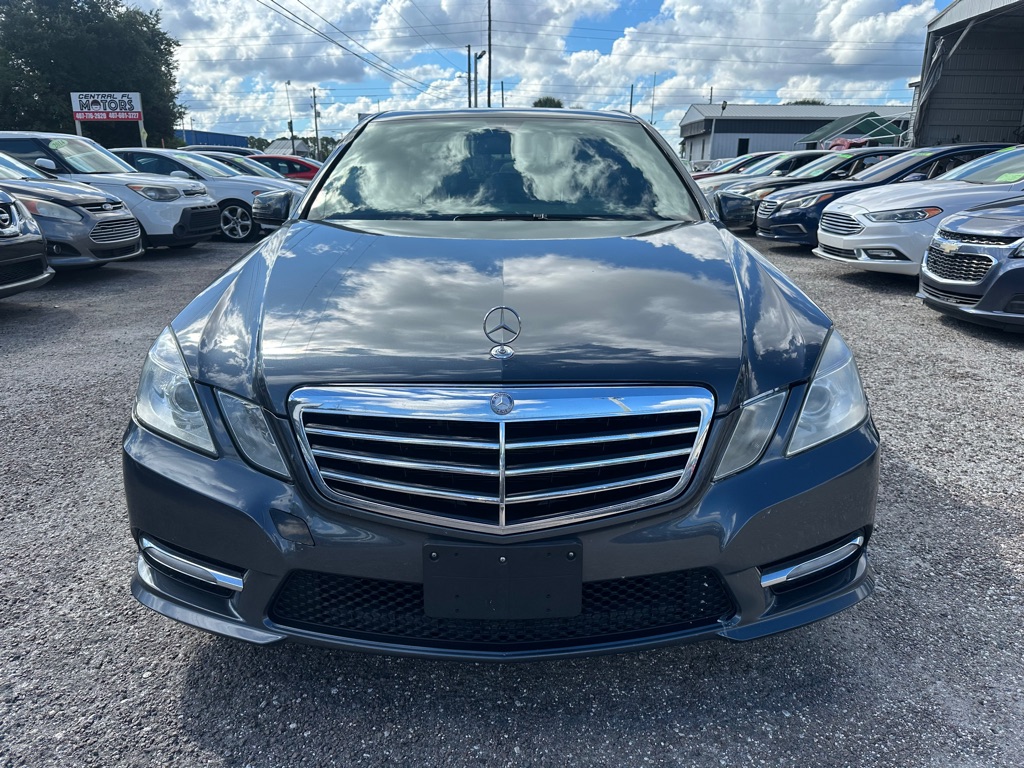 Photo 2 of this MERCEDES-BENZ E-CLASS