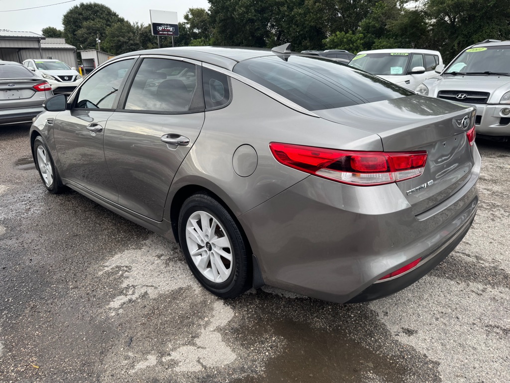 Photo 19 of this KIA OPTIMA