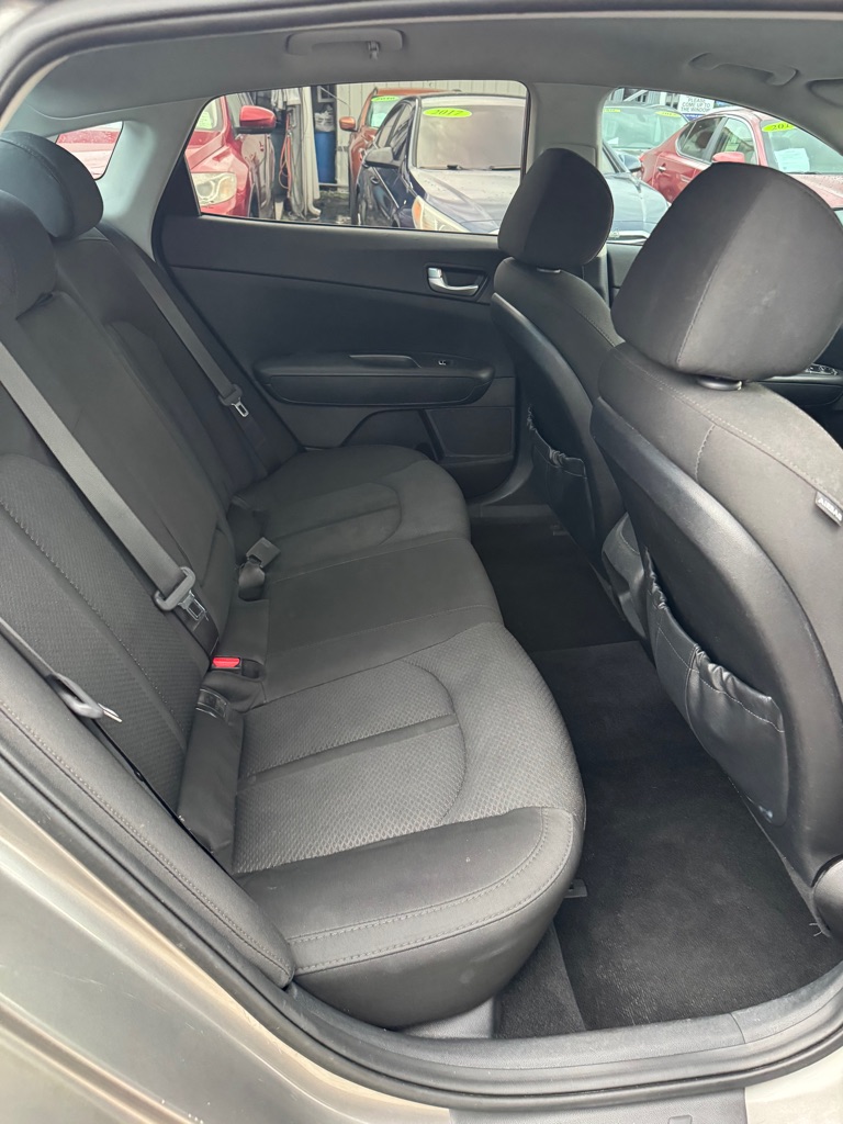 Photo 11 of this KIA OPTIMA