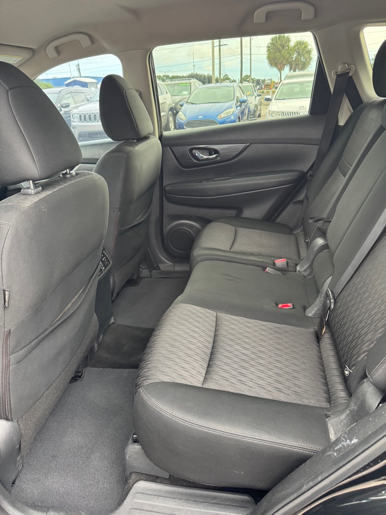 Photo 12 of this NISSAN ROGUE