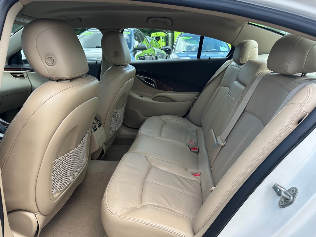 Photo 15 of this BUICK LACROSSE
