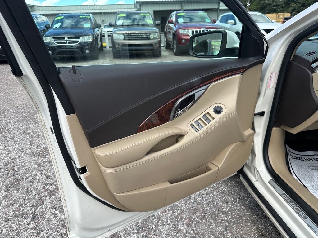 Photo 11 of this BUICK LACROSSE