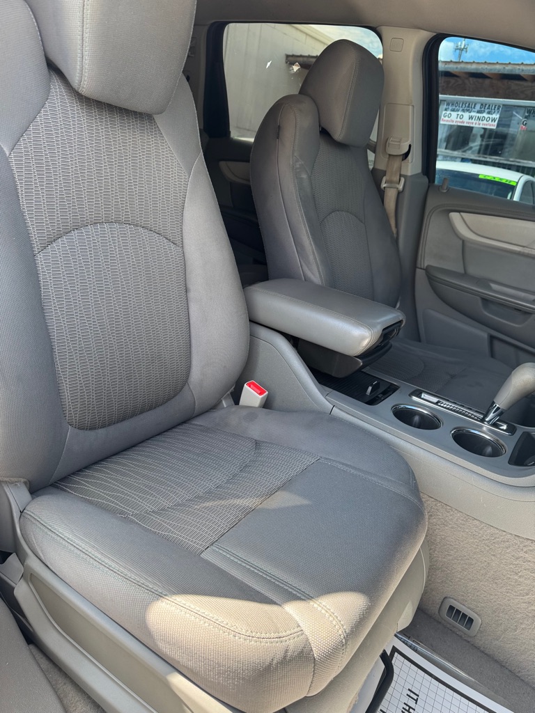 Photo 10 of this CHEVROLET TRAVERSE