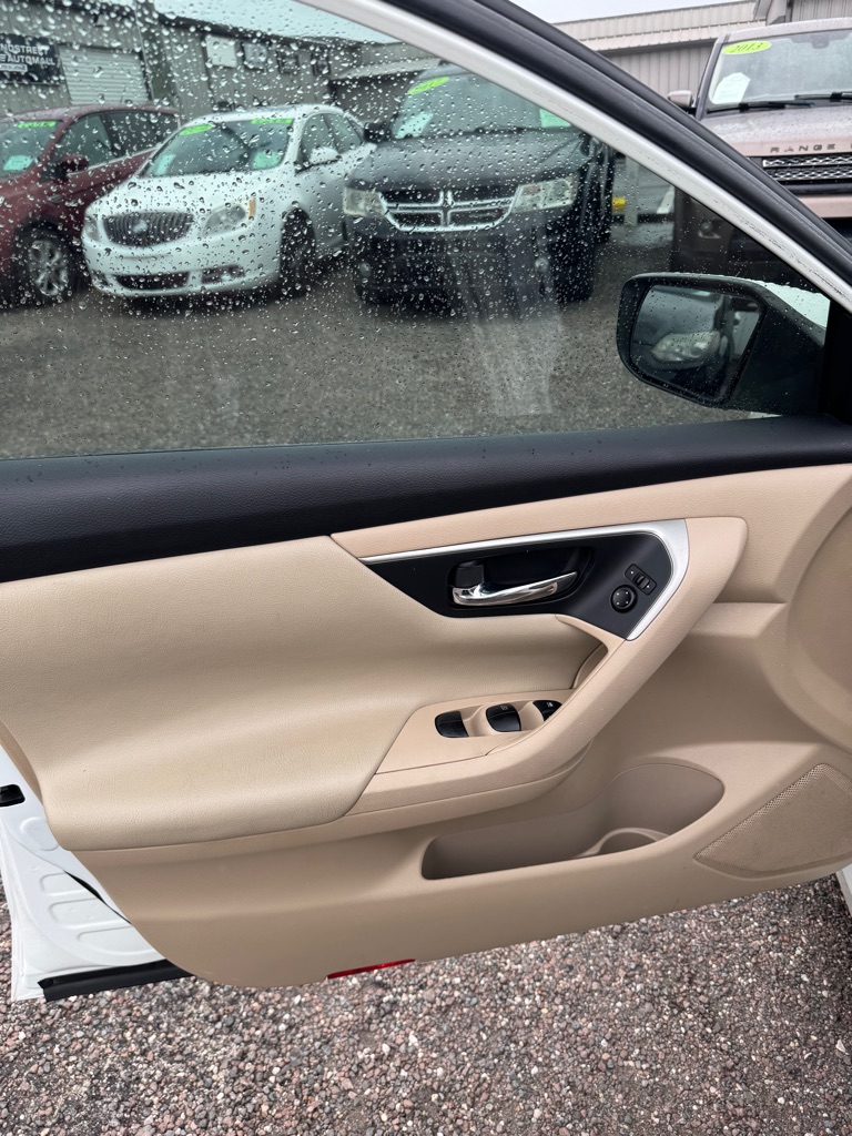Photo 13 of this NISSAN ALTIMA