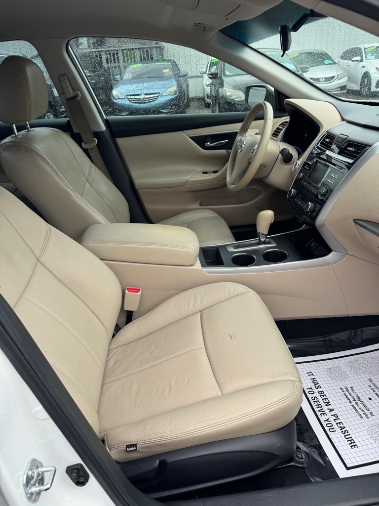 Photo 9 of this NISSAN ALTIMA