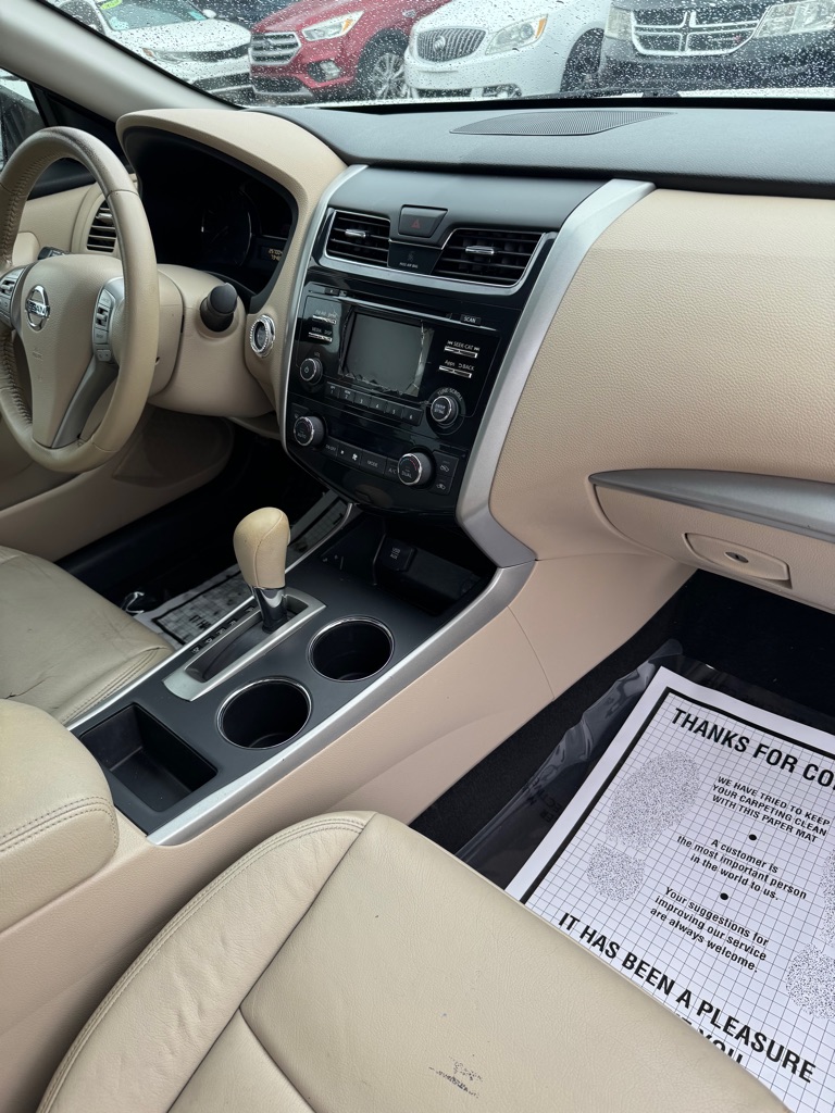 Photo 10 of this NISSAN ALTIMA
