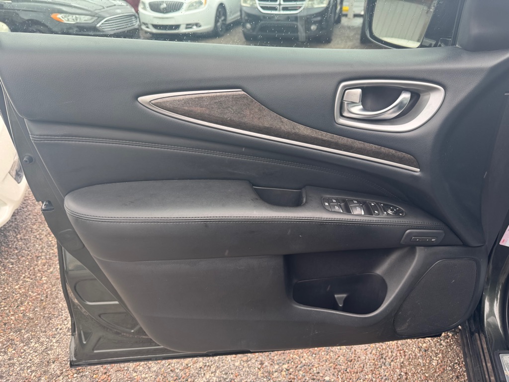 Photo 8 of this INFINITI JX35