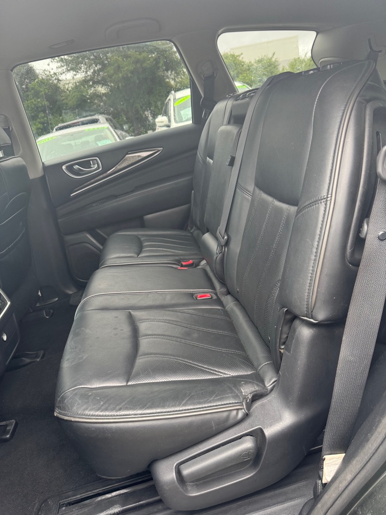 Photo 10 of this INFINITI JX35