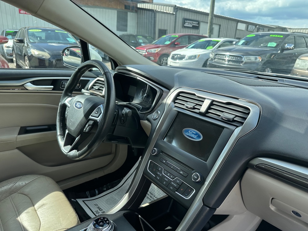 Photo 8 of this FORD FUSION