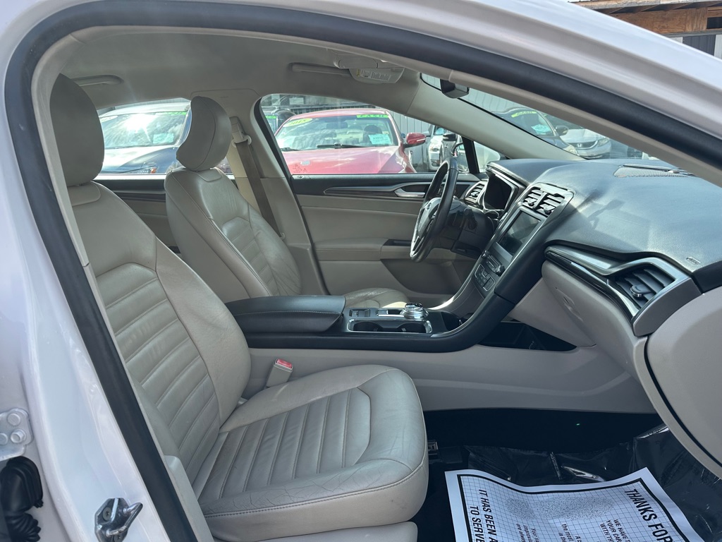 Photo 13 of this FORD FUSION