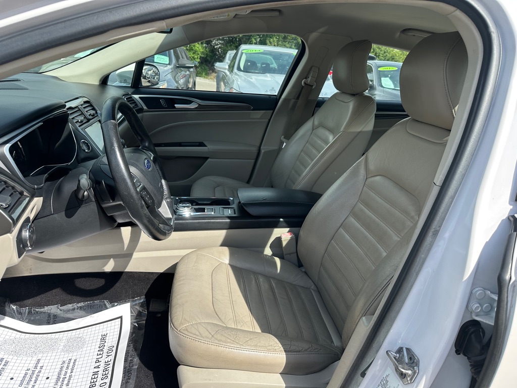 Photo 10 of this FORD FUSION