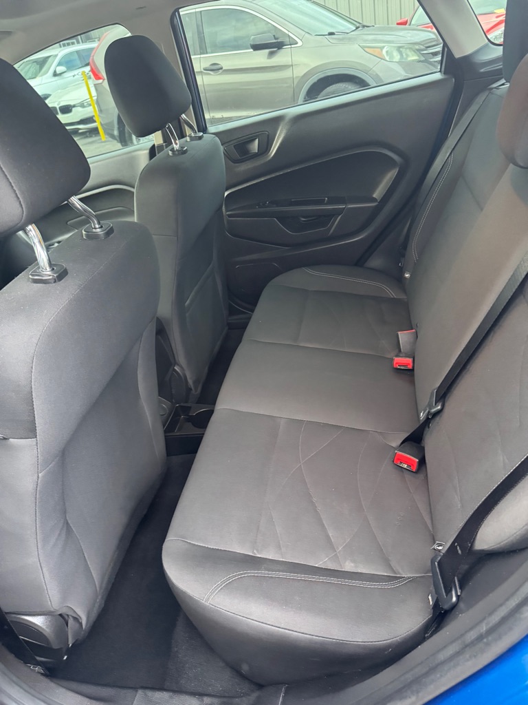 Photo 11 of this FORD FIESTA