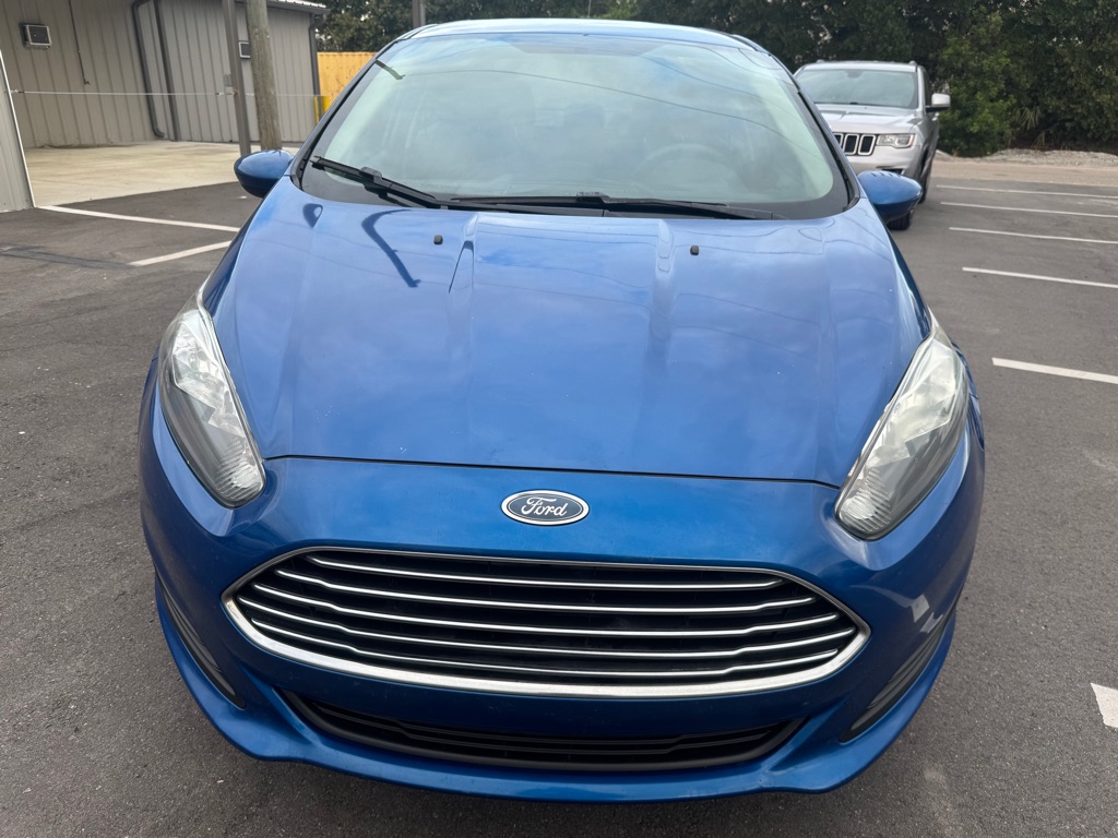 Photo 2 of this FORD FIESTA