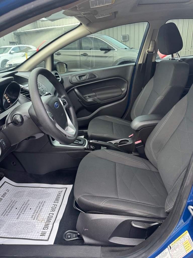 Photo 7 of this FORD FIESTA