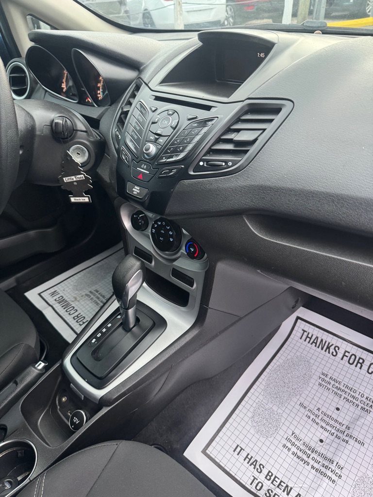 Photo 12 of this FORD FIESTA