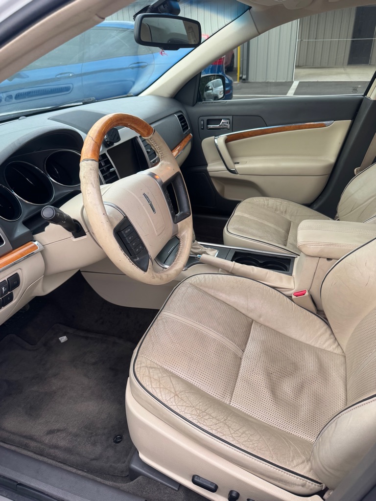 Photo 8 of this LINCOLN MKZ