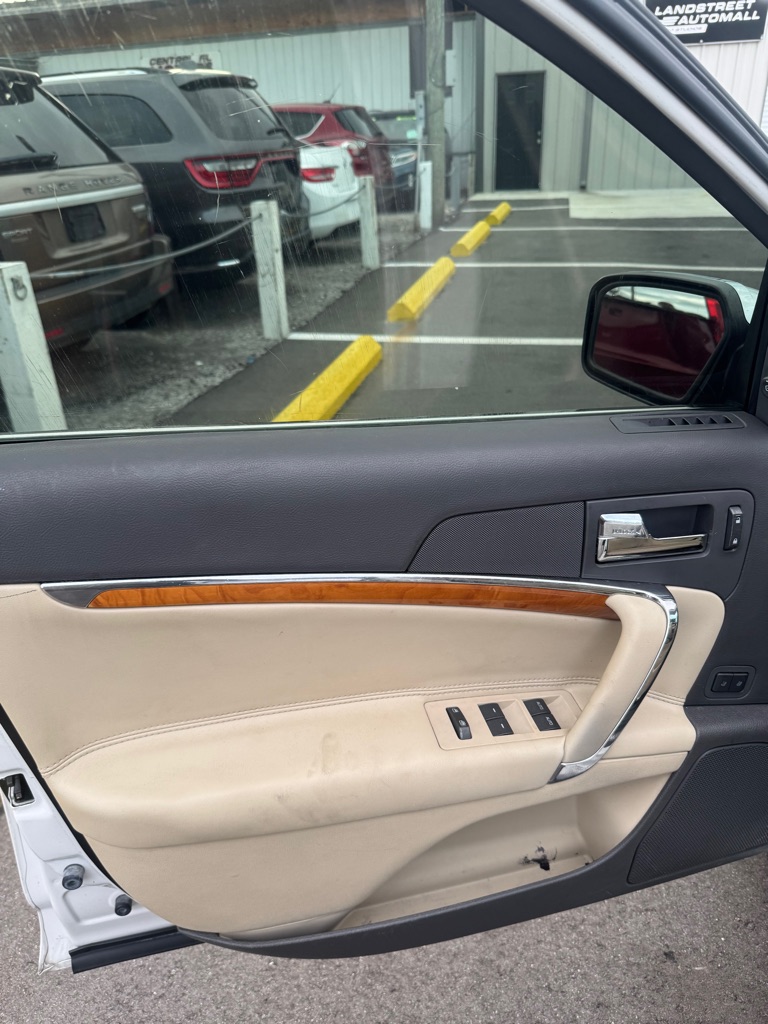 Photo 14 of this LINCOLN MKZ