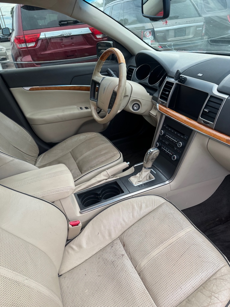 Photo 11 of this LINCOLN MKZ