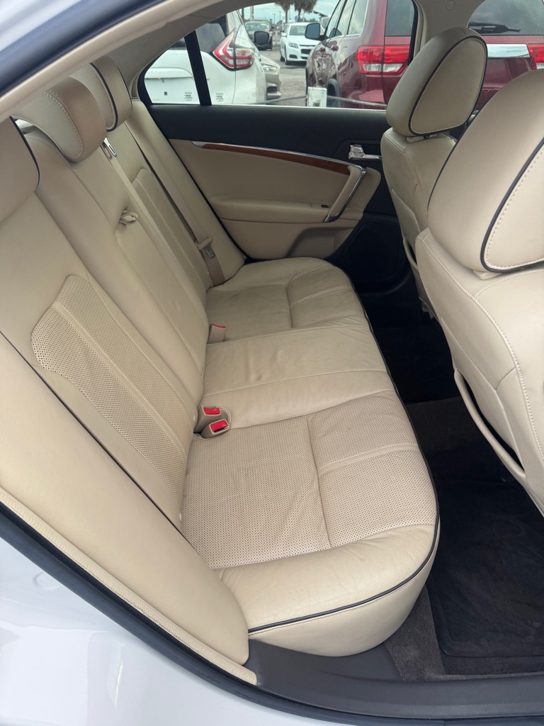Photo 12 of this LINCOLN MKZ