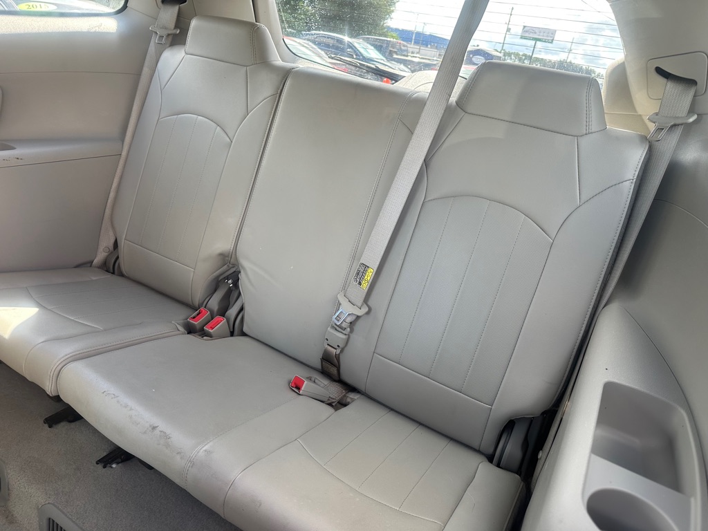 Photo 16 of this BUICK ENCLAVE