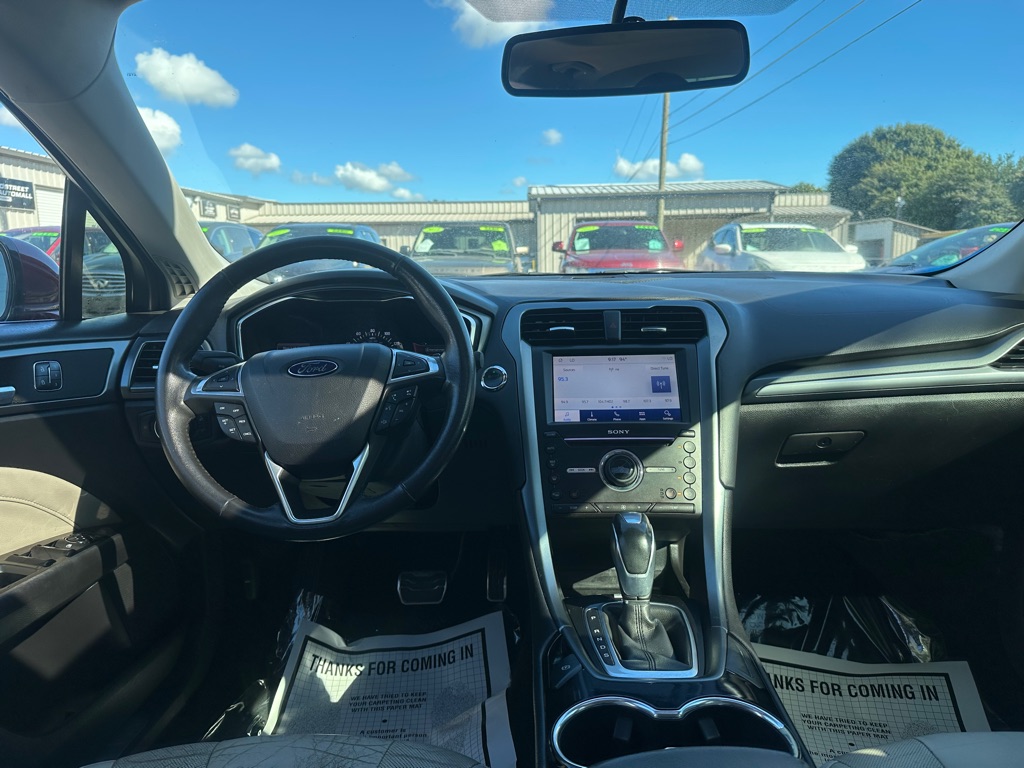 Photo 9 of this FORD FUSION