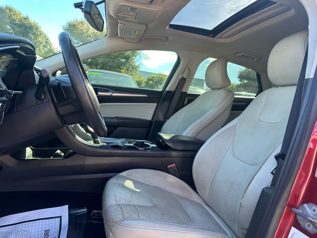 Photo 10 of this FORD FUSION
