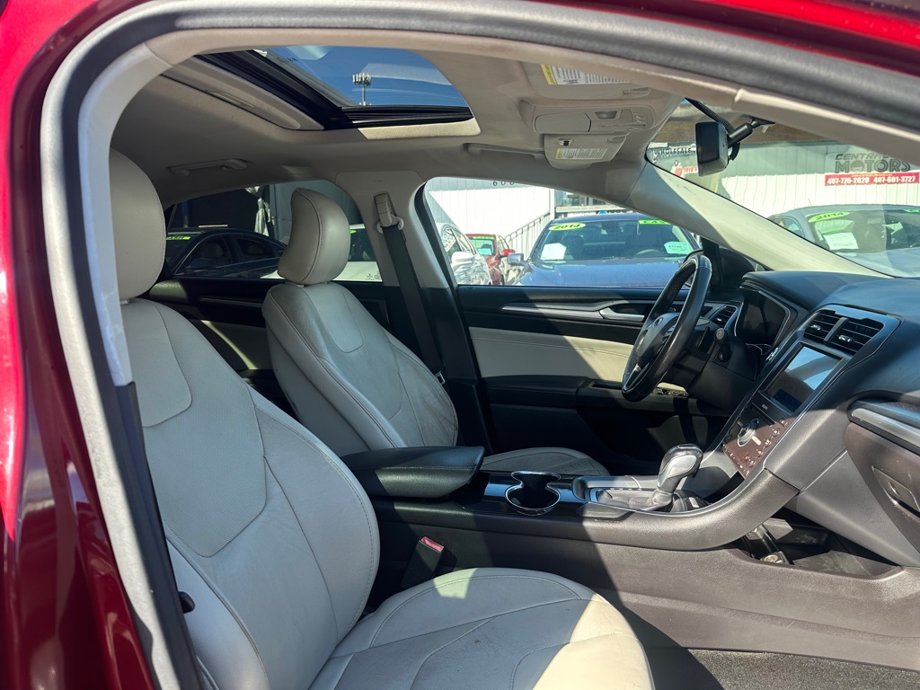 Photo 13 of this FORD FUSION