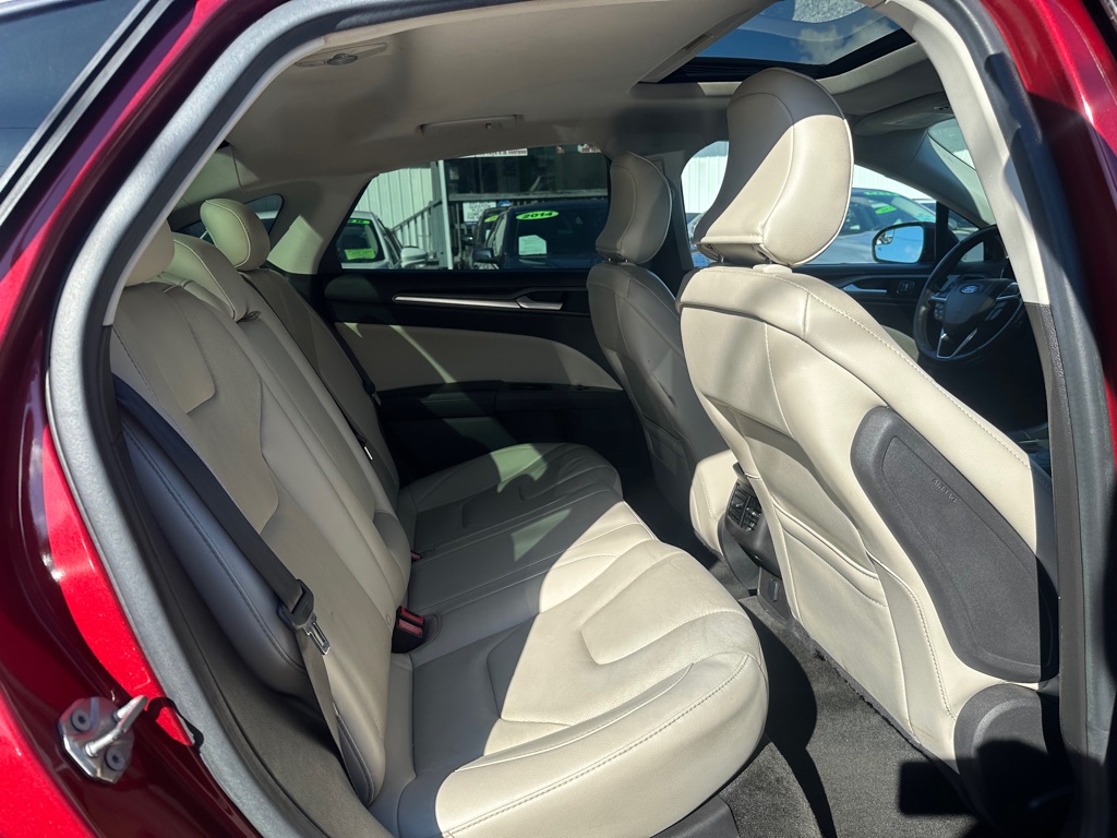 Photo 14 of this FORD FUSION