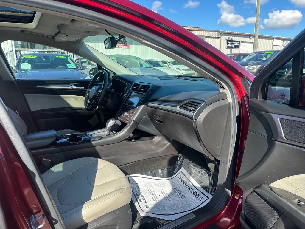Photo 12 of this FORD FUSION